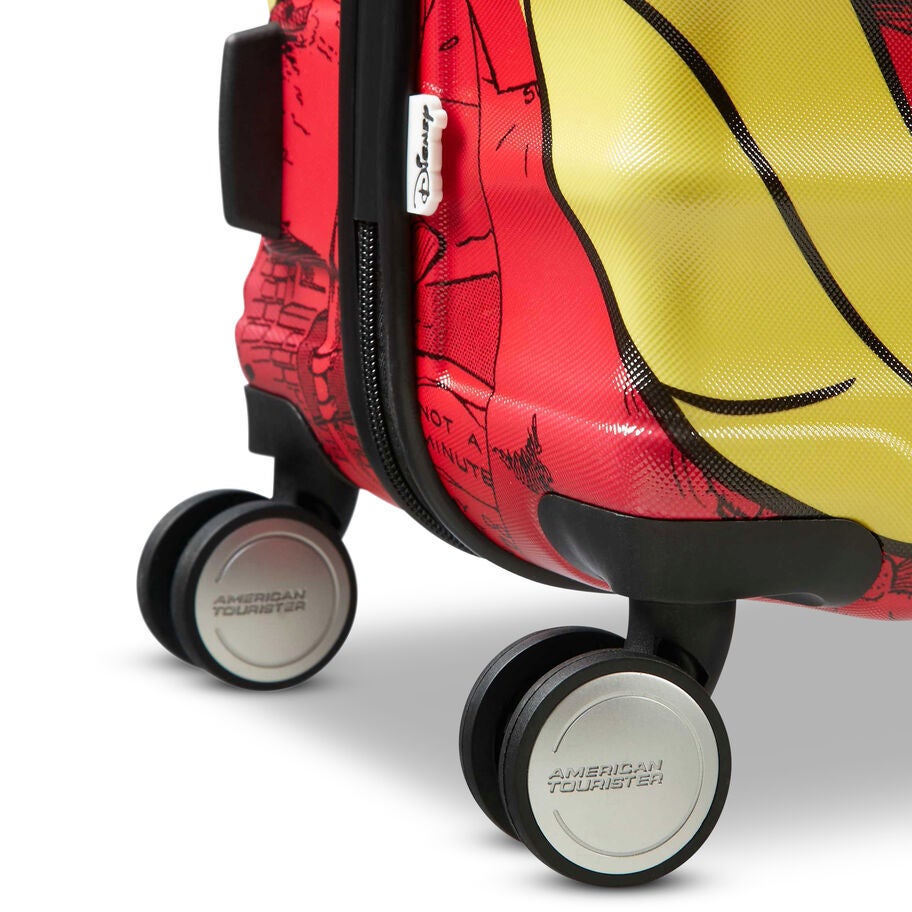 Wavebreaker Disney Carry-On in the color Mickey Comics Red. image number 4