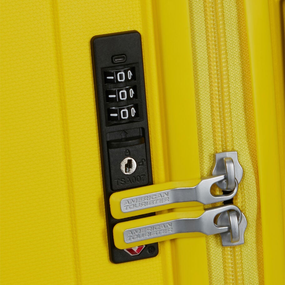 Rejoy 2 Piece Set (CO/L) in the color Electric Yellow. image number 4