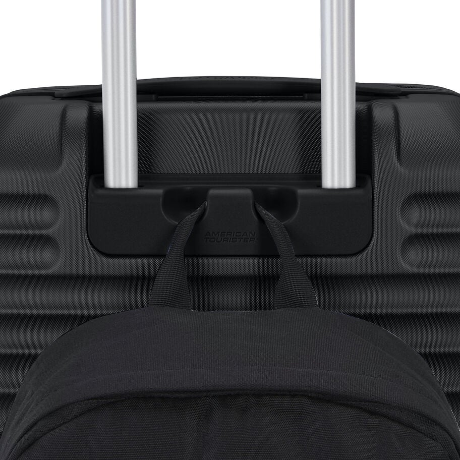 Top handle and latch area of suitcase with ds ramp