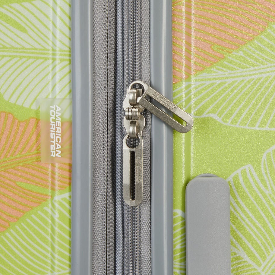 Moonlight II Carry-On in the color Palm. image number 4