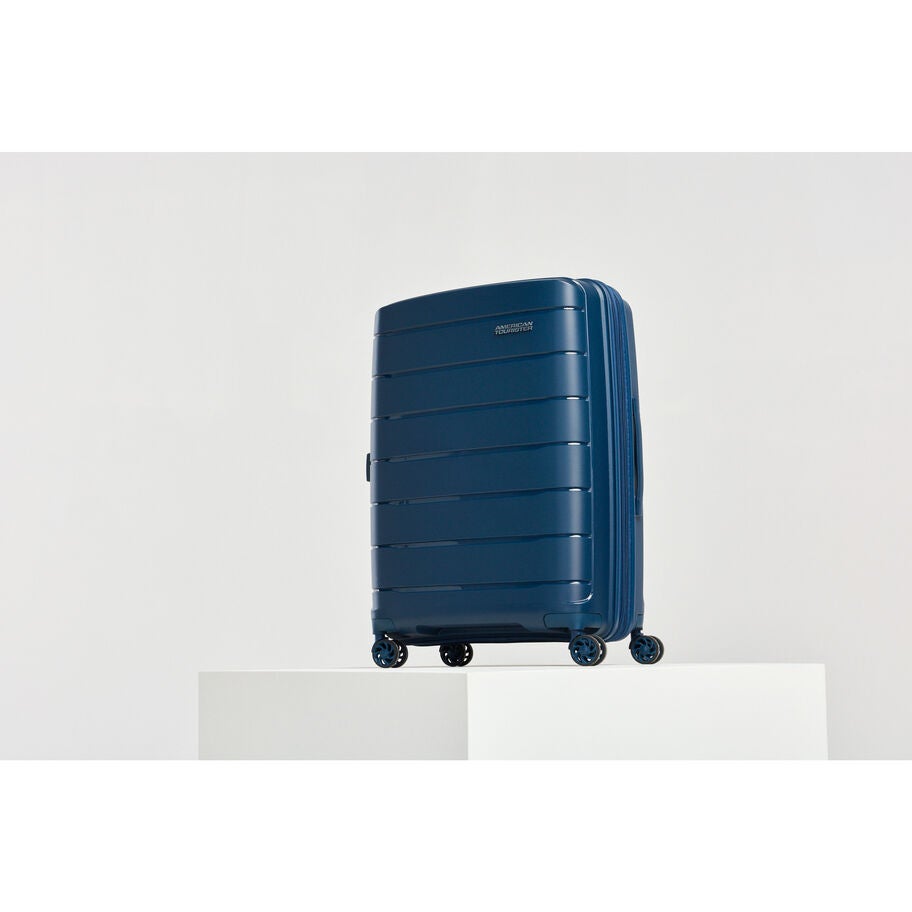 Summer Pop Medium in the color Navy Blue. image number 7