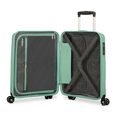 Navigate Airports with Ease: Carry-Ons | American Tourister