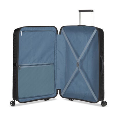 Airconic Large in the color Onyx Black.