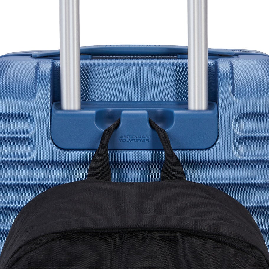 Stratum 3.0 Spinner Carry-On in the color Elemental Blue. image number 3