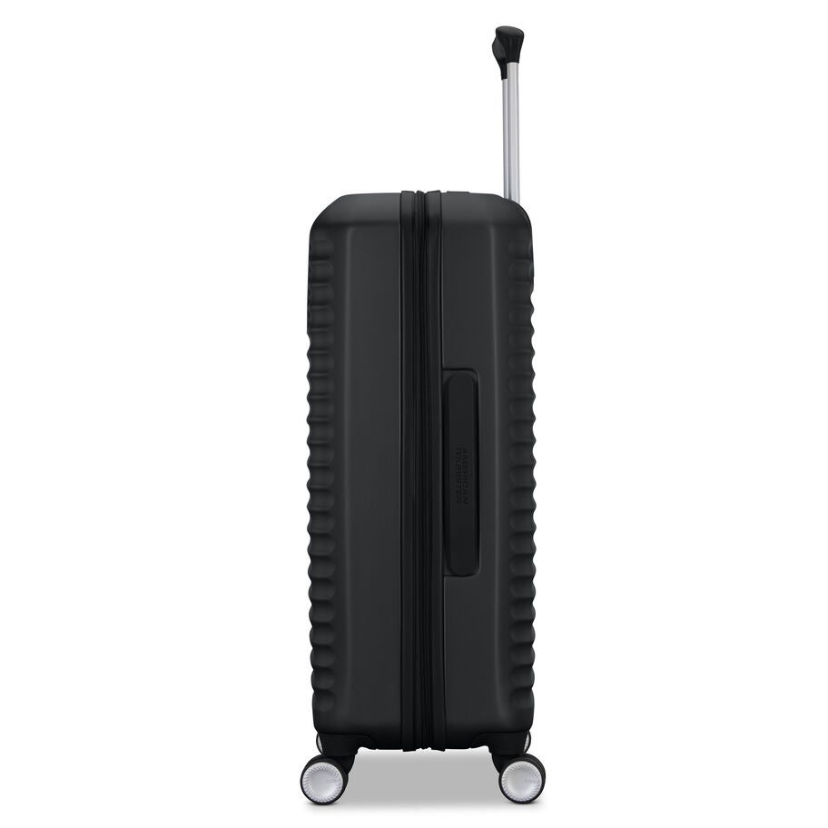 Stratum 3.0 Spinner Carry-On in the color Black. image number 2