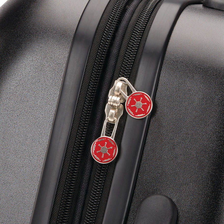 Star Wars Carry-On Spinner in the color Darth Vader. image number 4