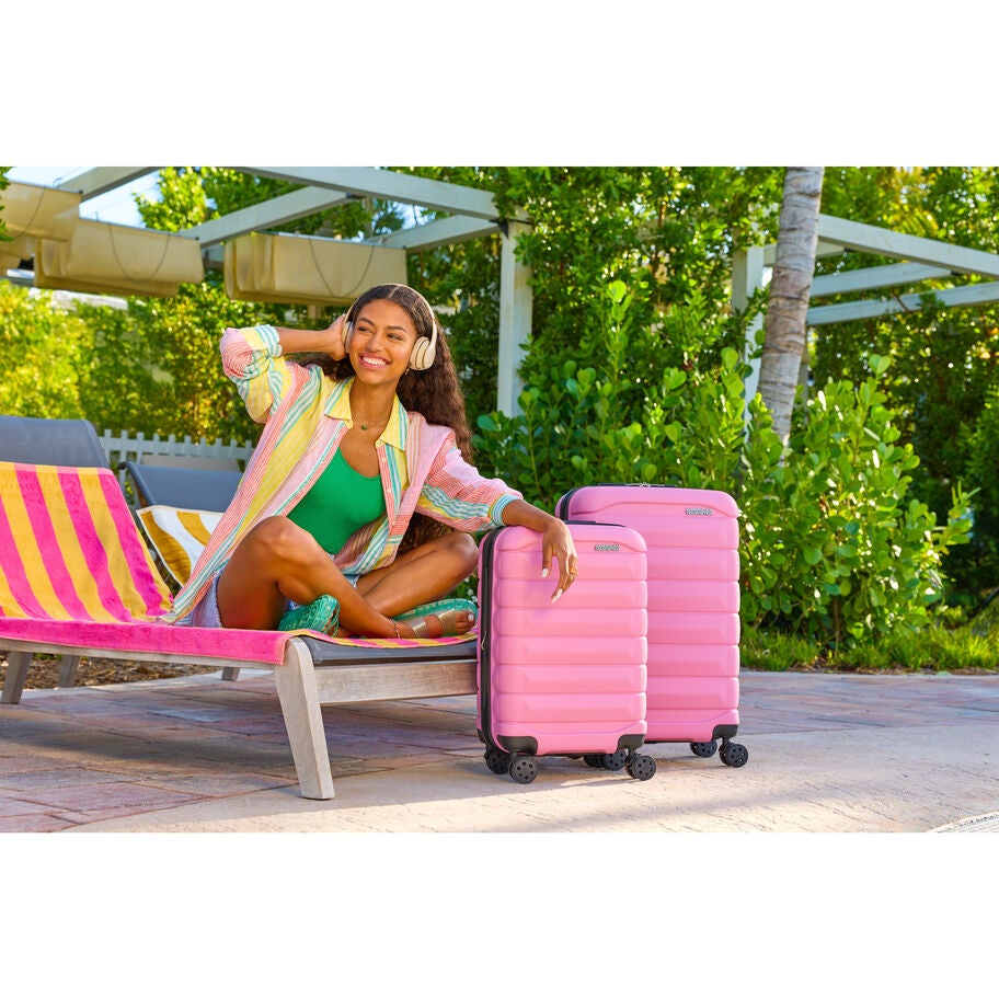 Kontour 2 Piece Set (CO/M) in the color Matte Rose Pink. image number 9