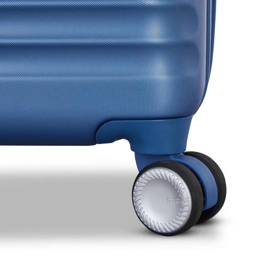 Stratum 3.0 Spinner Carry-On in the color Elemental Blue. image number 6