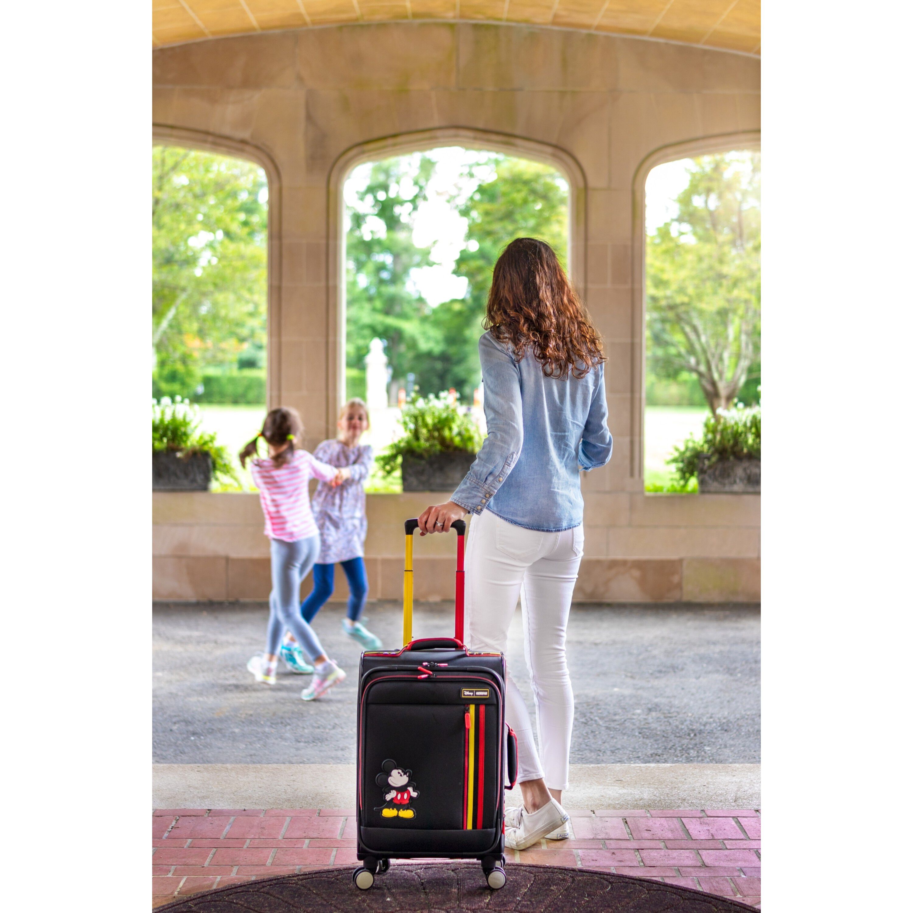 American tourister mickey on sale mouse luggage