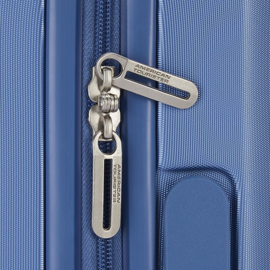 Stratum 3.0 Spinner Carry-On in the color Elemental Blue. image number 4
