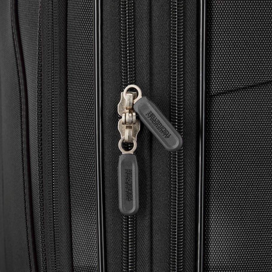 4 Kix 3.0 Carry-On in the color Black. image number 2