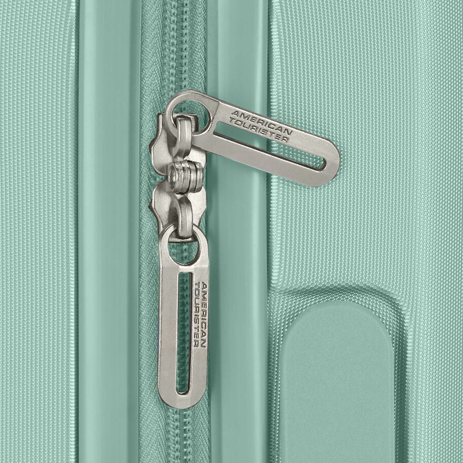 Stratum 3.0 Spinner Carry-On in the color Surreal Green. image number 4