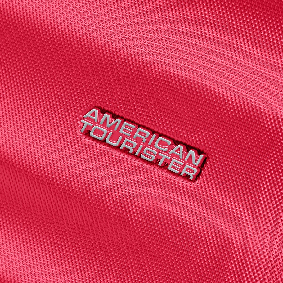 Wavebreaker Large in the color Raspberry. image number 5