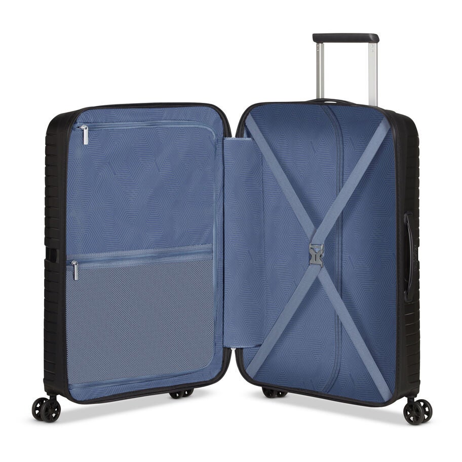 Airconic Medium in the color Onyx Black. image number 1