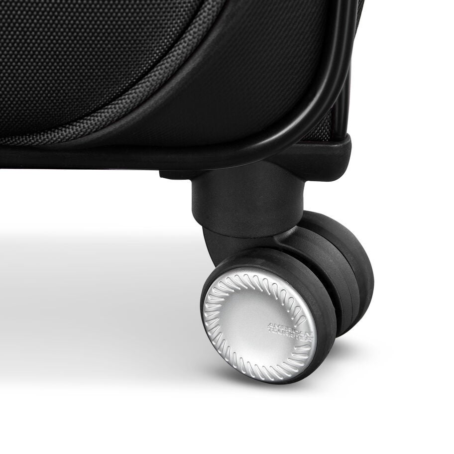 4 Kix 3.0 Carry-On in the color Black. image number 6