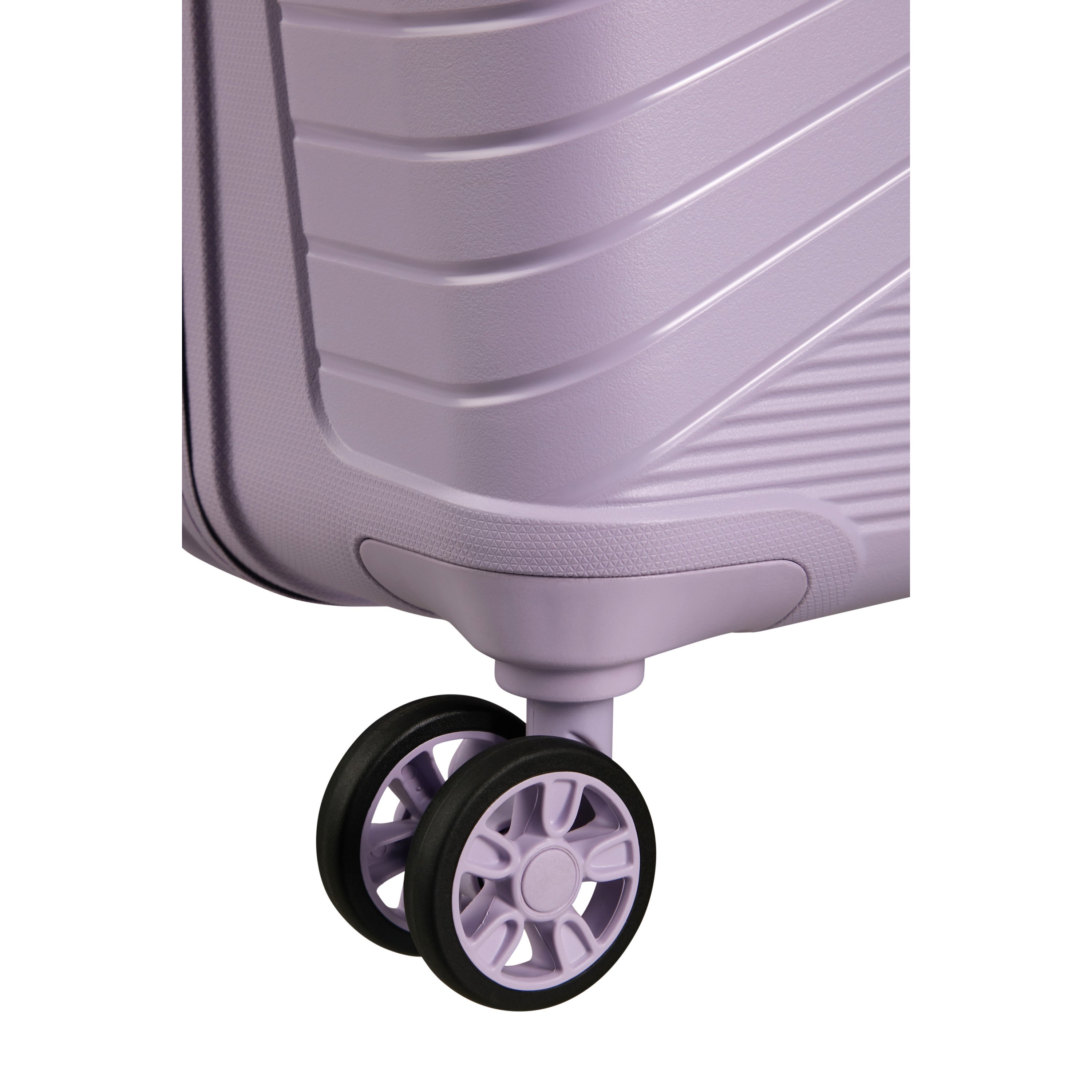 Airconic Medium Spinner | Hardside Luggage | American Tourister